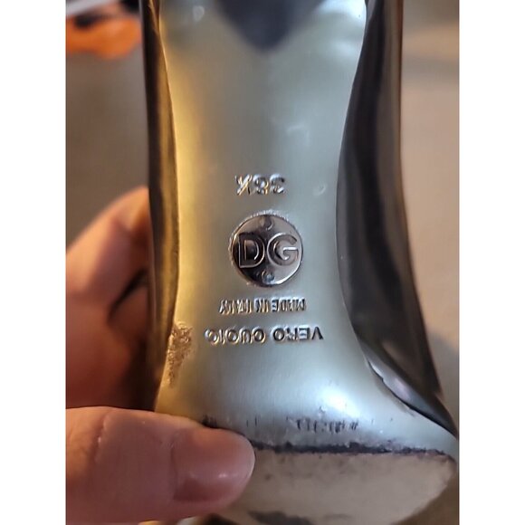 Dolce & Gabbana Italy Pewter Metallic Leather Heel Open Toe Pump, 38.5 - Picture 13 of 15